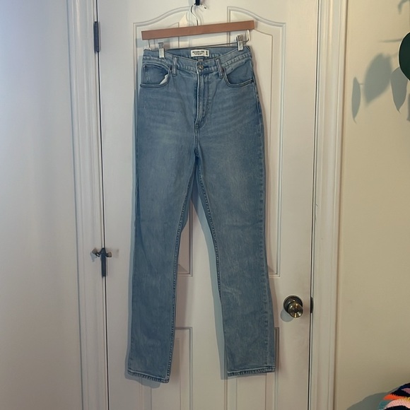 Abercrombie & Fitch | Curve Love Ultra High Rise 90s Slim Straight Jean Size 6 - Picture 6 of 15